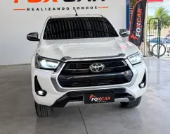 TOYOTA HILUX 2.8 D-4D TURBO DIESEL CD SRX 4X4 AUTOMÁTICO TOYOTA HILUX 2.8 D-4D TURBO DIESEL CD SRX 4X4 AUTOMÁTICO