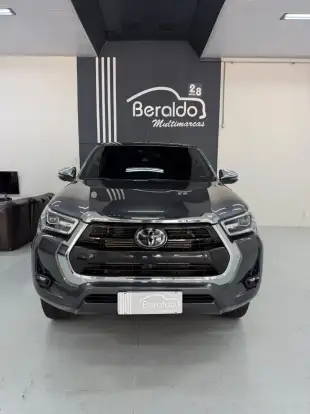 TOYOTA-HILUX-2.8 D-4D TURBO DIESEL CD SRX 4X4 AUTOMÁTICO TOYOTA-HILUX-2022