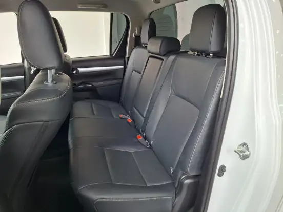 TOYOTA-HILUX-2025