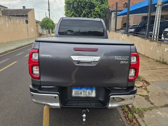 TOYOTA-HILUX-2.8 D-4D TURBO DIESEL CD SRX 4X4 AUTOMÁTICO TOYOTA-HILUX-2026