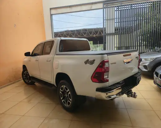 TOYOTA-HILUX-2.8 D-4D TURBO DIESEL CD SRX 4X4 AUTOMÁTICO TOYOTA-HILUX-2021