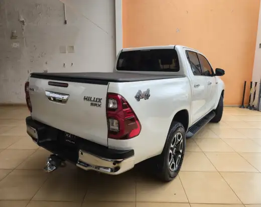 TOYOTA-HILUX-2021