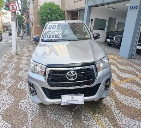 TOYOTA-HILUX-2020