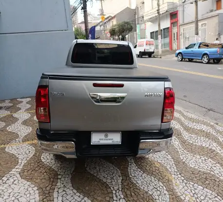 TOYOTA-HILUX-2020