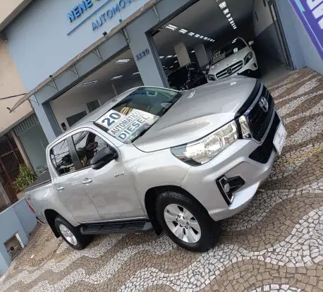 TOYOTA-HILUX-2020