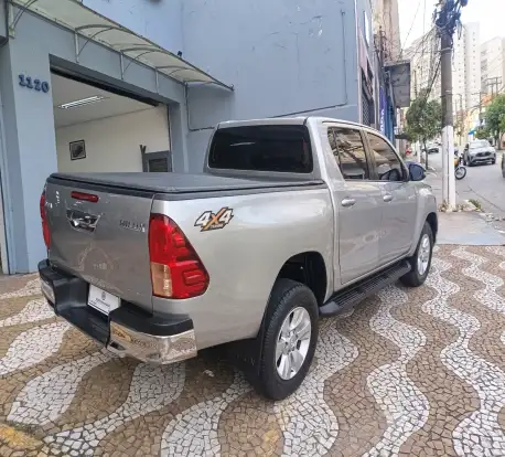 TOYOTA-HILUX-2020