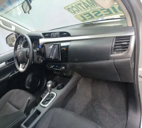 TOYOTA-HILUX-2020