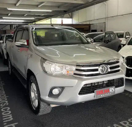 TOYOTA-HILUX-2015