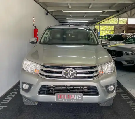 TOYOTA-HILUX-2015