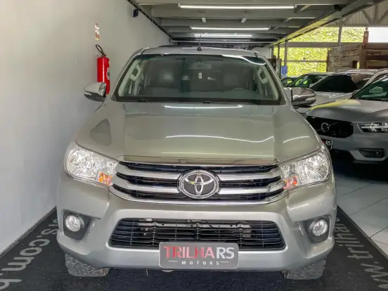 TOYOTA-HILUX-2.8 SRV 4X4 CD 16V DIESEL 4P AUTOMÁTICO TOYOTA-HILUX-2015