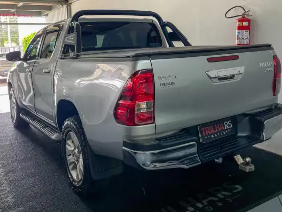TOYOTA-HILUX-2.8 SRV 4X4 CD 16V DIESEL 4P AUTOMÁTICO TOYOTA-HILUX-2015