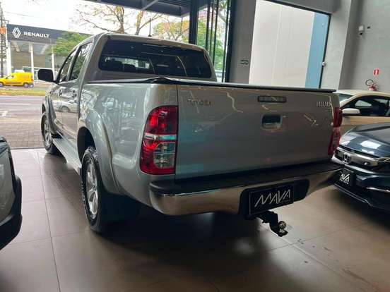 TOYOTA-HILUX-2014