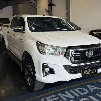 TOYOTA-HILUX-2018