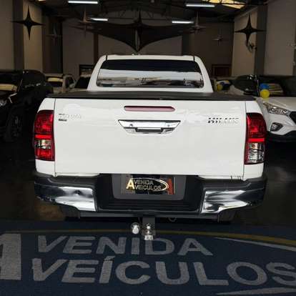 TOYOTA-HILUX-2018