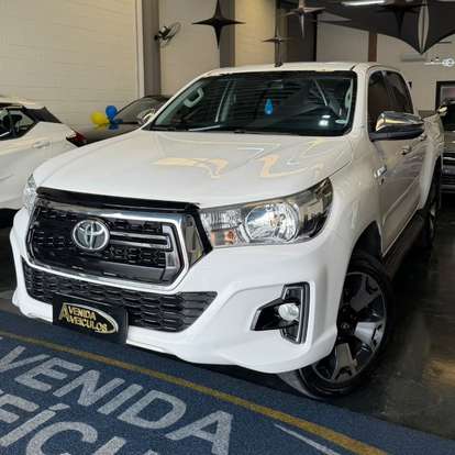 TOYOTA-HILUX-2018