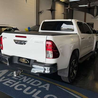 TOYOTA-HILUX-2018
