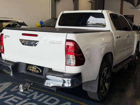 TOYOTA-HILUX-2.7 SR 4X2 CD 16V FLEX 4P AUTOMÁTICO TOYOTA-HILUX-2018