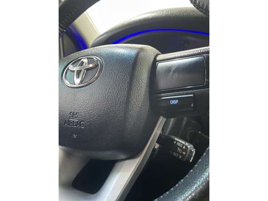 TOYOTA-HILUX-2018