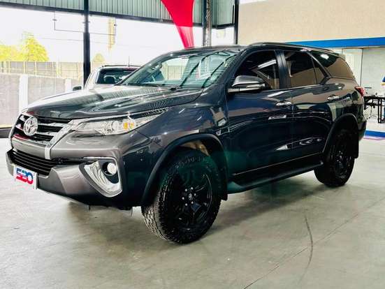TOYOTA-HILUX-2.7 SR 4X2 CD 16V FLEX 4P AUTOMÁTICO TOYOTA-HILUX-2018
