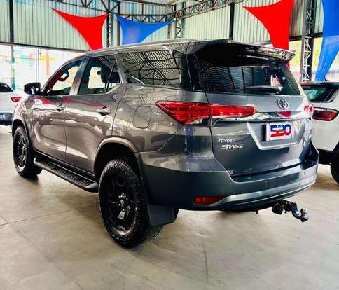 TOYOTA-HILUX-2.7 SR 4X2 CD 16V FLEX 4P AUTOMÁTICO TOYOTA-HILUX-2018