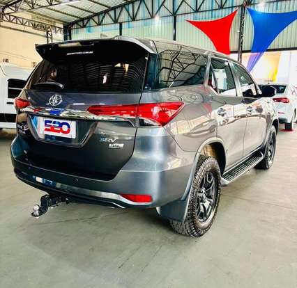 TOYOTA-HILUX-2018