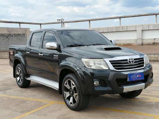 TOYOTA-HILUX-2012