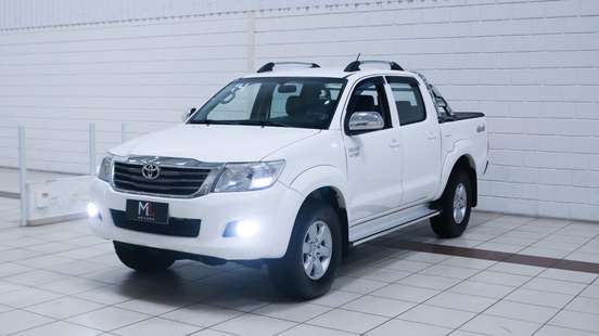 TOYOTA-HILUX-2014