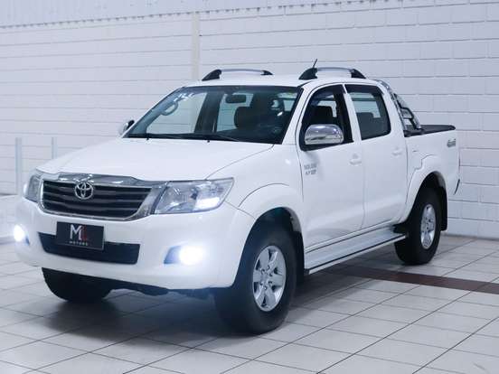 TOYOTA-HILUX-2.7 SRV 4X4 CD 16V FLEX 4P AUTOMÁTICO TOYOTA-HILUX-2014