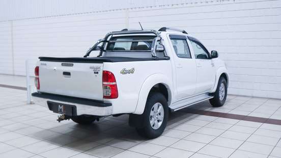 TOYOTA-HILUX-2014