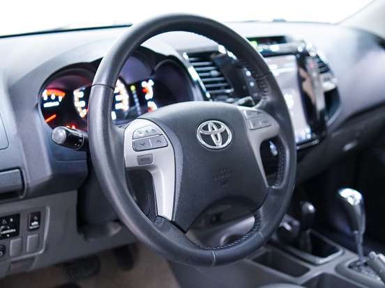 TOYOTA-HILUX-2.7 SRV 4X4 CD 16V FLEX 4P AUTOMÁTICO TOYOTA-HILUX-2014