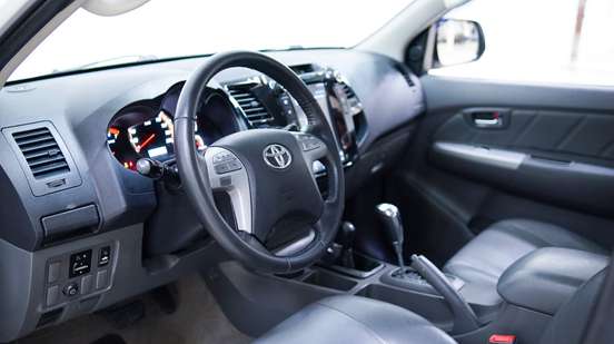 TOYOTA-HILUX-2014