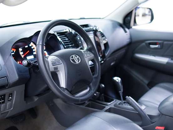 TOYOTA-HILUX-2.7 SRV 4X4 CD 16V FLEX 4P AUTOMÁTICO TOYOTA-HILUX-2014