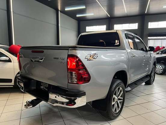 TOYOTA-HILUX-2016