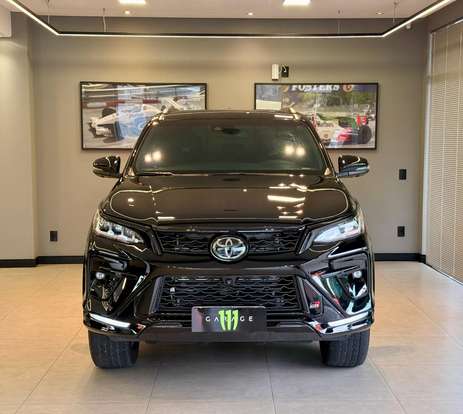 TOYOTA-HILUX-2022