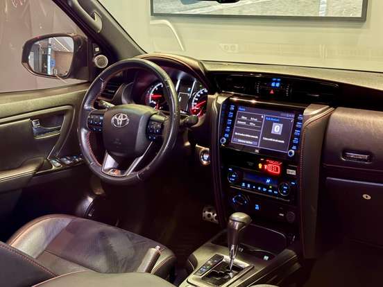 TOYOTA-HILUX-2022