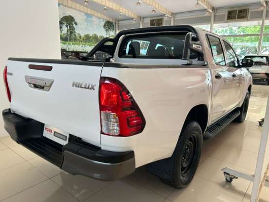 TOYOTA-HILUX-2.8 D-4D TURBO DIESEL CD POWER PACK 4X4 AUTOMÁTICO TOYOTA-HILUX-2025