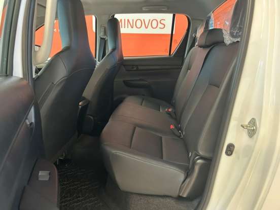 TOYOTA-HILUX-2.8 D-4D TURBO DIESEL CD POWER PACK 4X4 AUTOMÁTICO TOYOTA-HILUX-2025