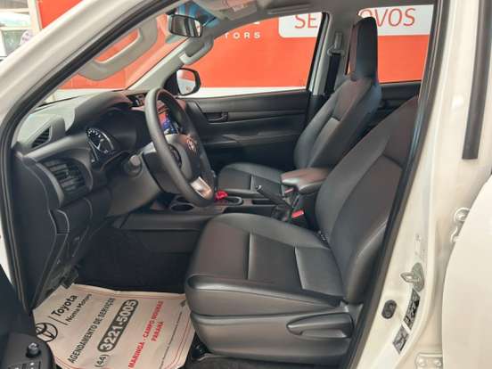 TOYOTA-HILUX-2.8 D-4D TURBO DIESEL CD POWER PACK 4X4 AUTOMÁTICO TOYOTA-HILUX-2025