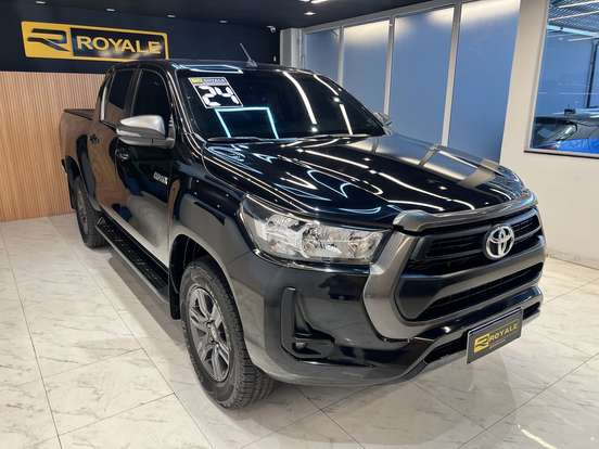 TOYOTA-HILUX-2023
