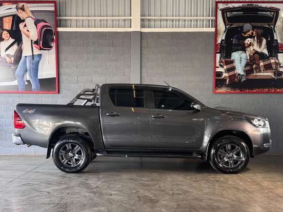 TOYOTA-HILUX-2025