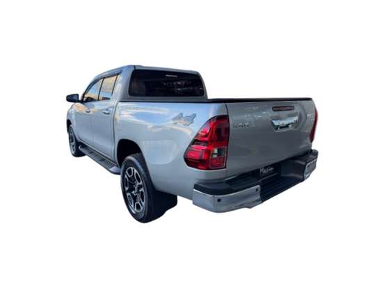 TOYOTA-HILUX-2022