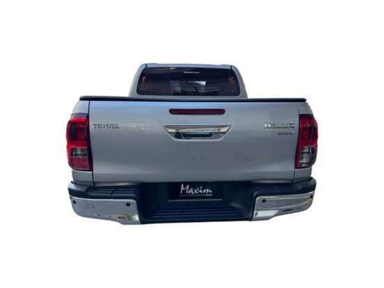 TOYOTA-HILUX-2.8 D-4D TURBO DIESEL CD SRV 4X4 AUTOMÁTICO TOYOTA-HILUX-2022