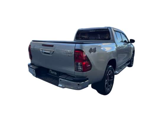 TOYOTA-HILUX-2.8 D-4D TURBO DIESEL CD SRV 4X4 AUTOMÁTICO TOYOTA-HILUX-2022