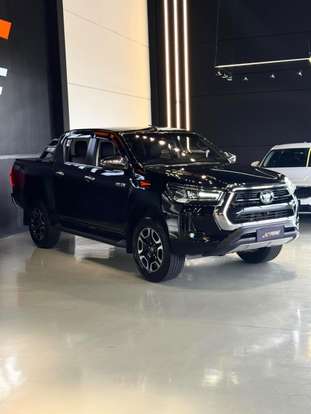 TOYOTA-HILUX-2.8 D-4D TURBO DIESEL CD SRX 4X4 AUTOMÁTICO TOYOTA-HILUX-2021