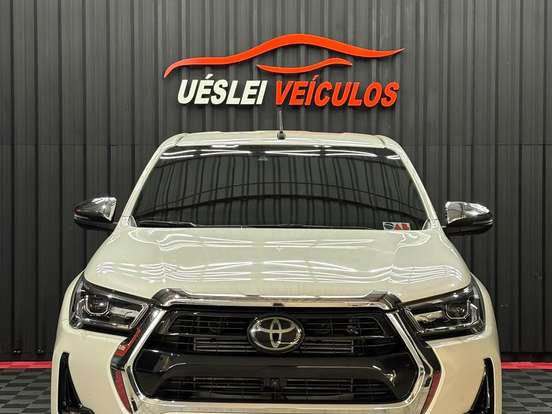 TOYOTA-HILUX-2.8 D-4D TURBO DIESEL CD SRX 4X4 AUTOMÁTICO TOYOTA-HILUX-2022