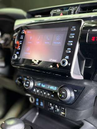TOYOTA-HILUX-2022