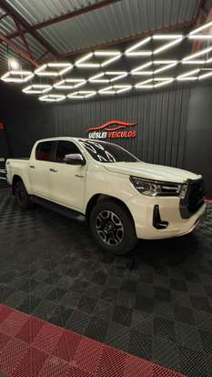 TOYOTA-HILUX-2022
