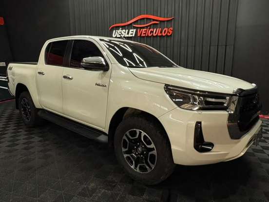 TOYOTA-HILUX-2.8 D-4D TURBO DIESEL CD SRX 4X4 AUTOMÁTICO TOYOTA-HILUX-2022