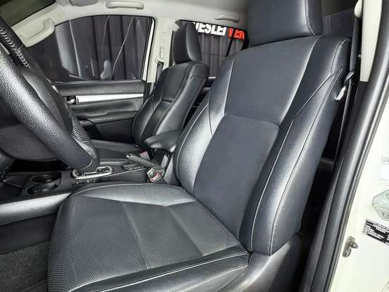 TOYOTA-HILUX-2.8 D-4D TURBO DIESEL CD SRX 4X4 AUTOMÁTICO TOYOTA-HILUX-2022