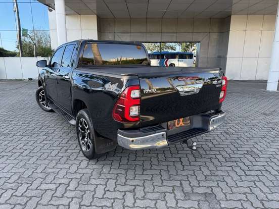 TOYOTA-HILUX-2021